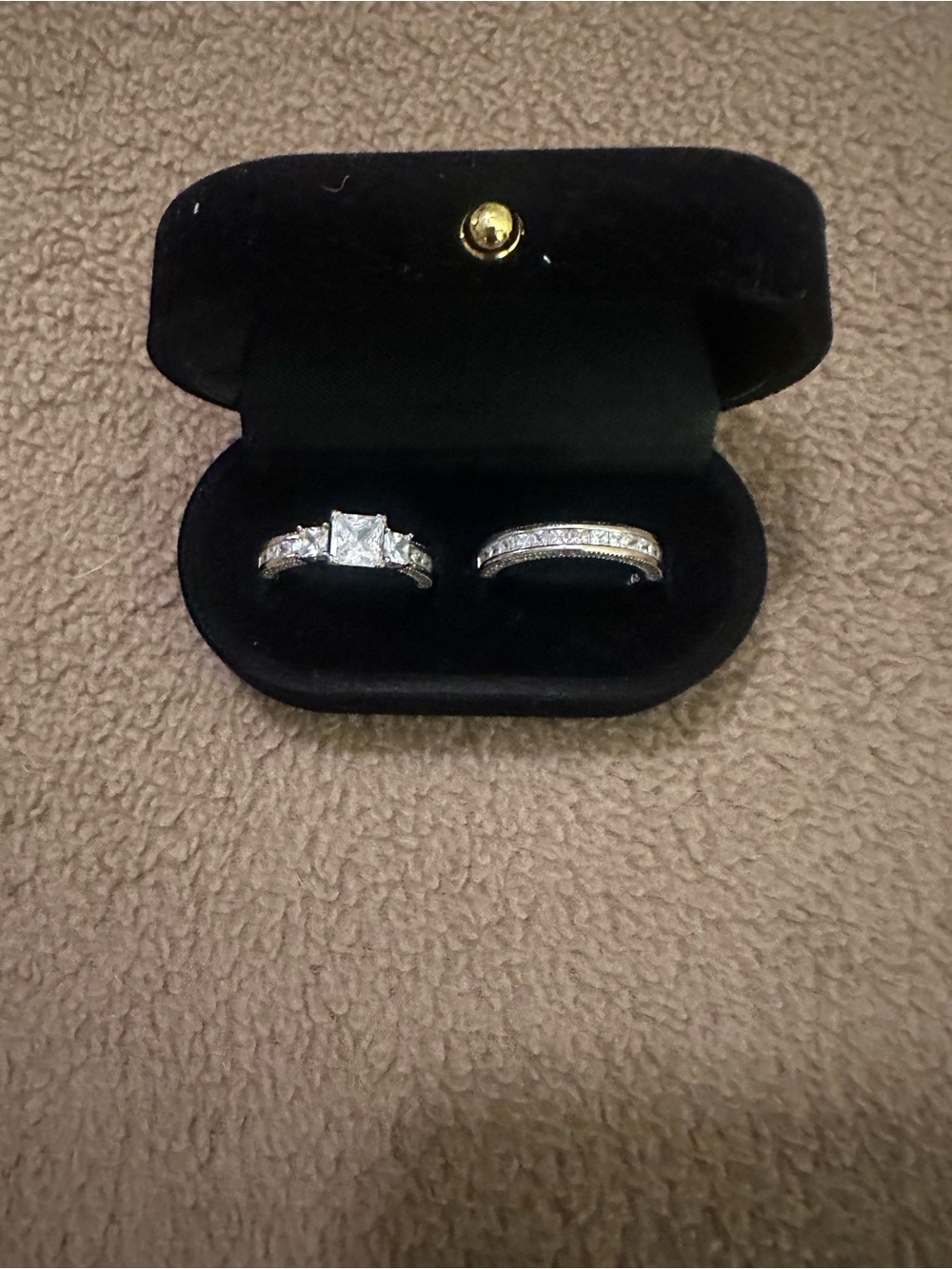 Classic and elegant we set ring wedding in 925 silver and zircon stone brand new